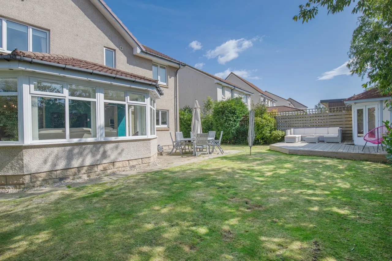 Carnie Place, Elrick, AB32, photo 25