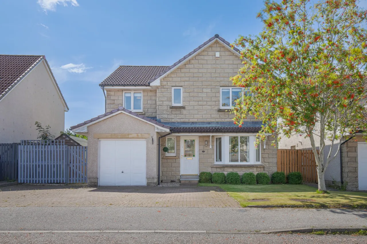 4 bed house to rent, Carnie Place, Elrick, AB32