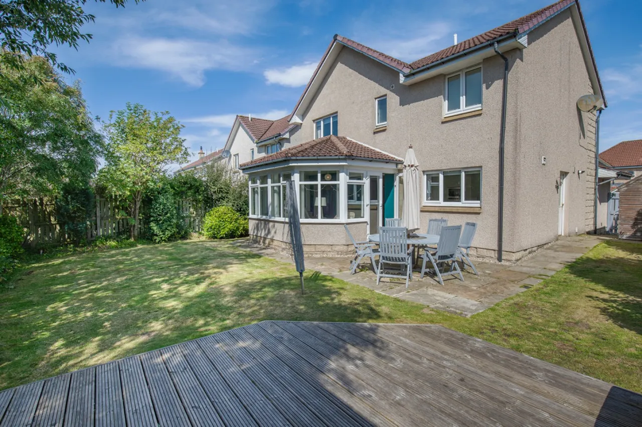 Carnie Place, Elrick, AB32, photo 27