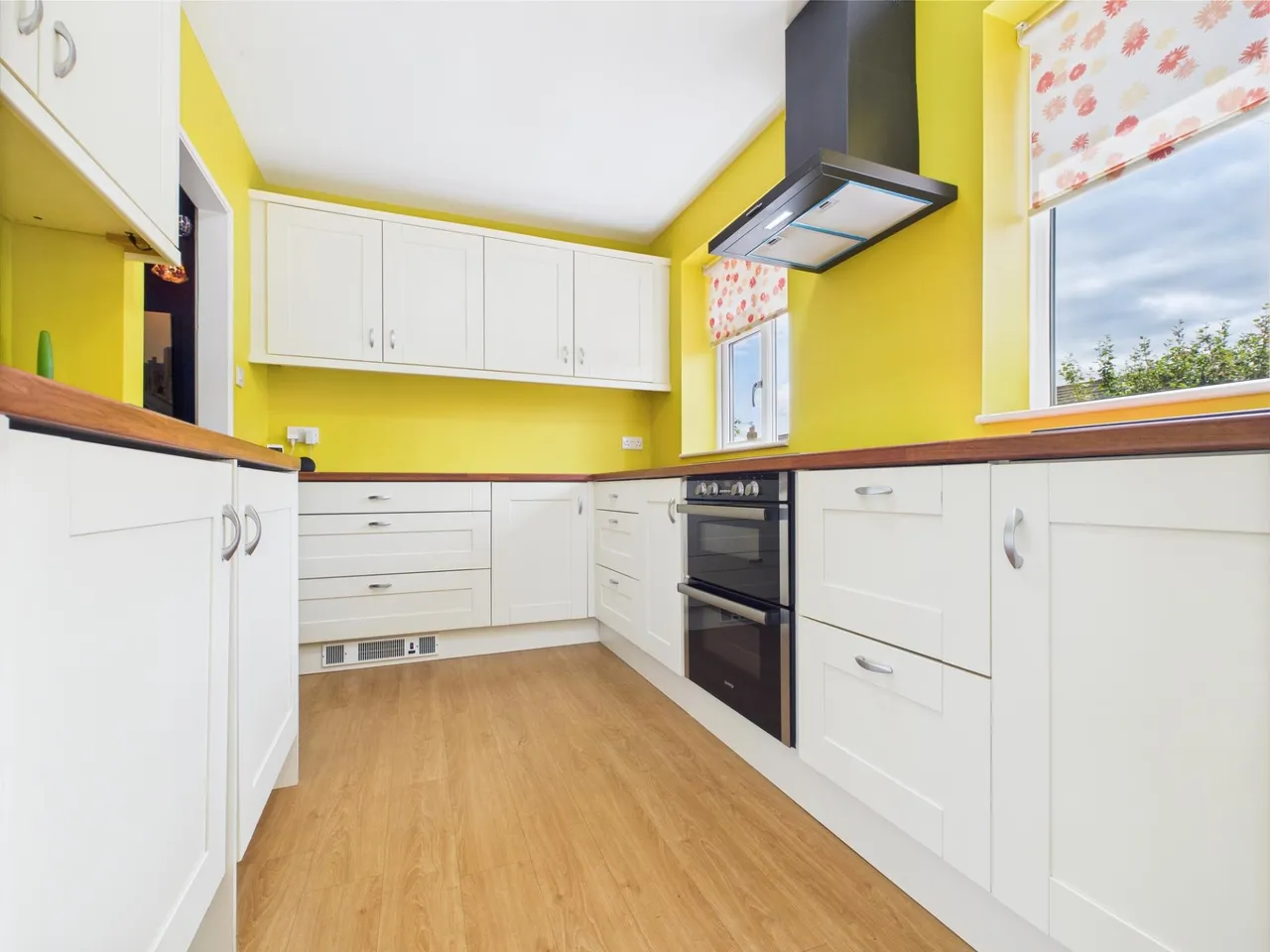 Woodhall Drive, Harrogate, HG1, photo 2