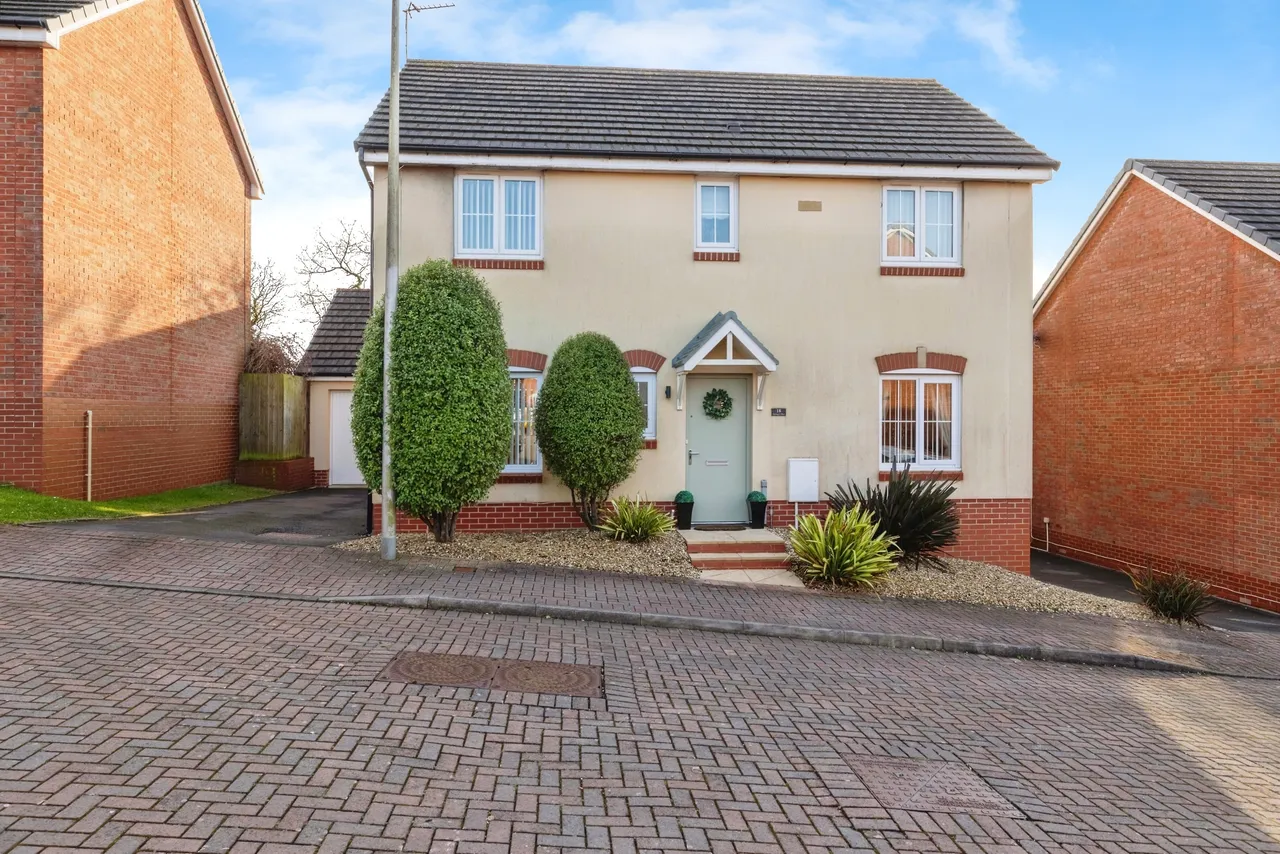 4 bed house for sale, Golwg Y Twr, Mynyddygarreg, SA17