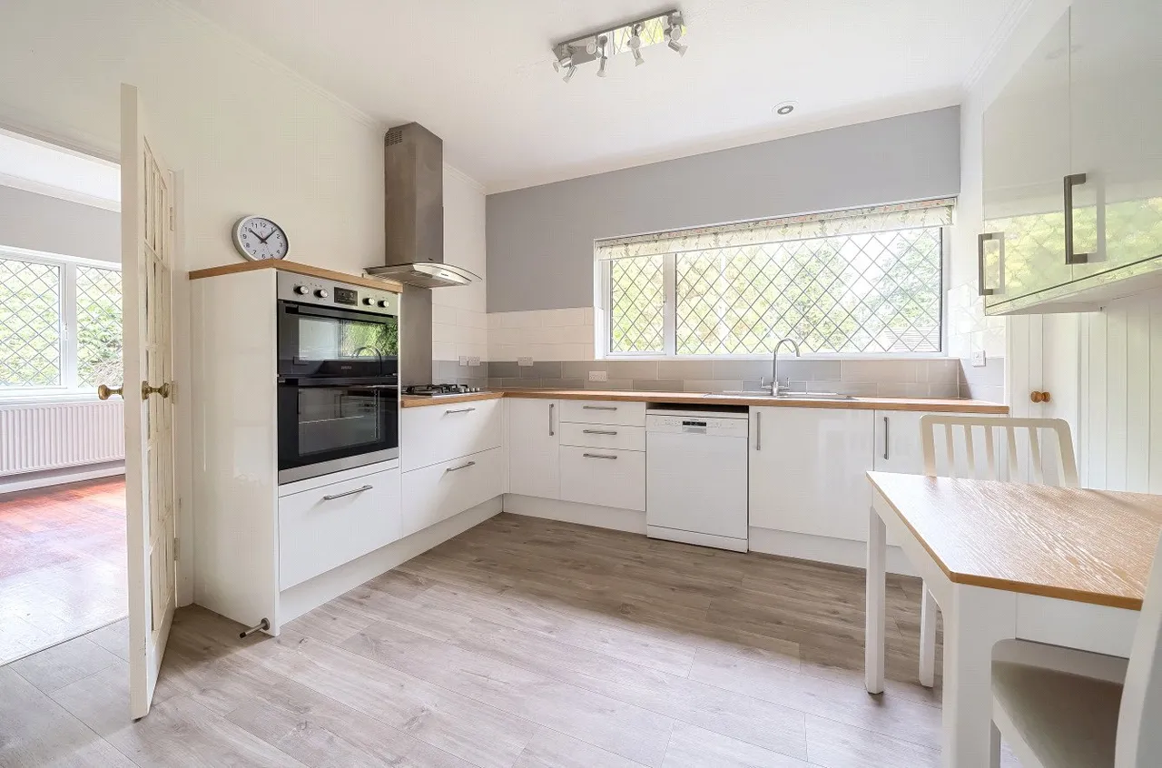 Saville Gardens, Camberley, Surrey, GU15 1DF, photo 2