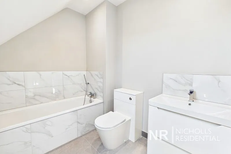 Denys Place, Chessington, KT9, photo 14
