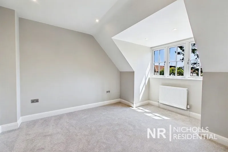 Denys Place, Chessington, KT9, photo 21