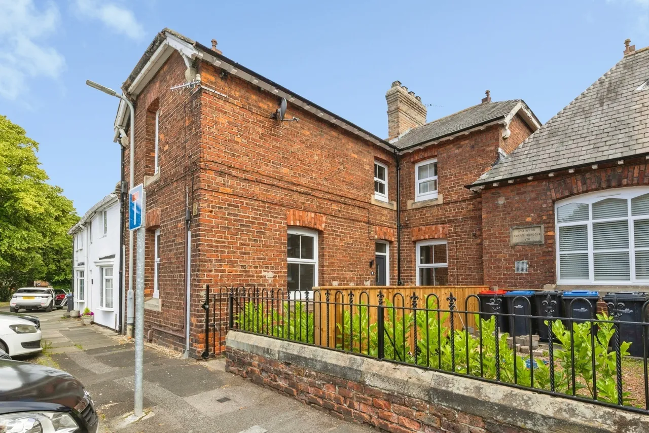 3 bed house to rent — Meldyke Lane, Stainton