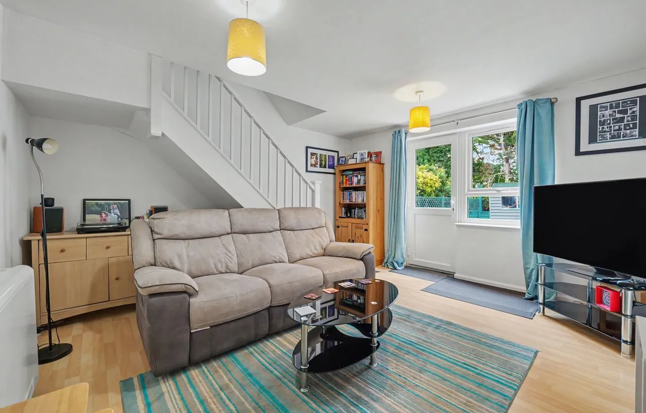 Pear Tree Gardens, Market Harborough, LE16, photo 2