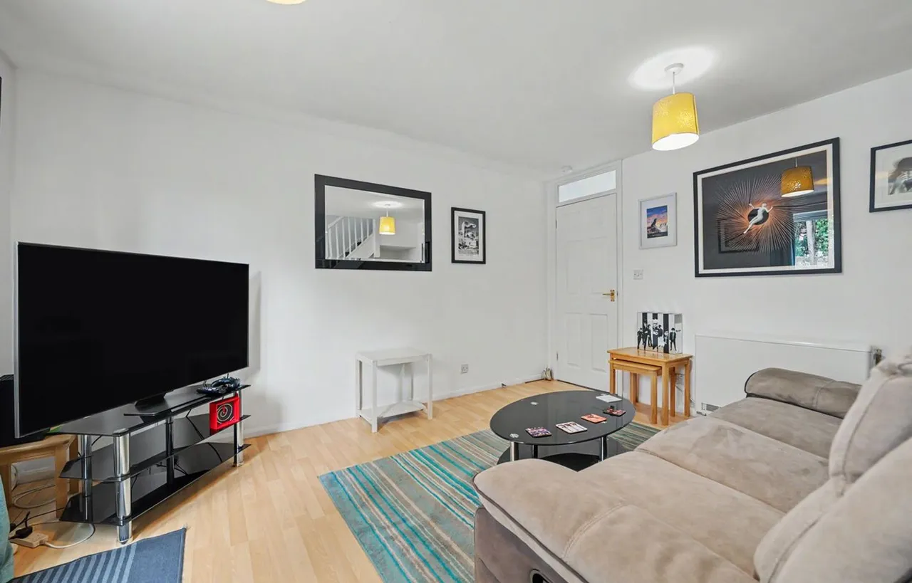 Pear Tree Gardens, Market Harborough, LE16, photo 4