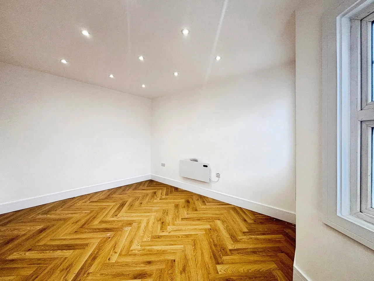 Ash Street, Ash, Aldershot, Surrey, GU12 6LH, photo 12