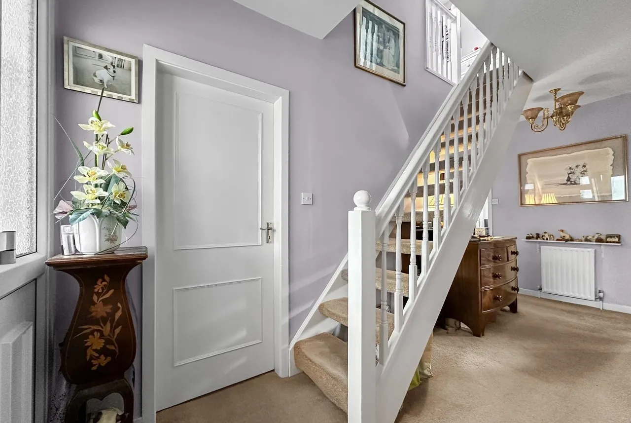 Longsides Road, Hale Barns, Cheshire WA15 0HT, photo 17