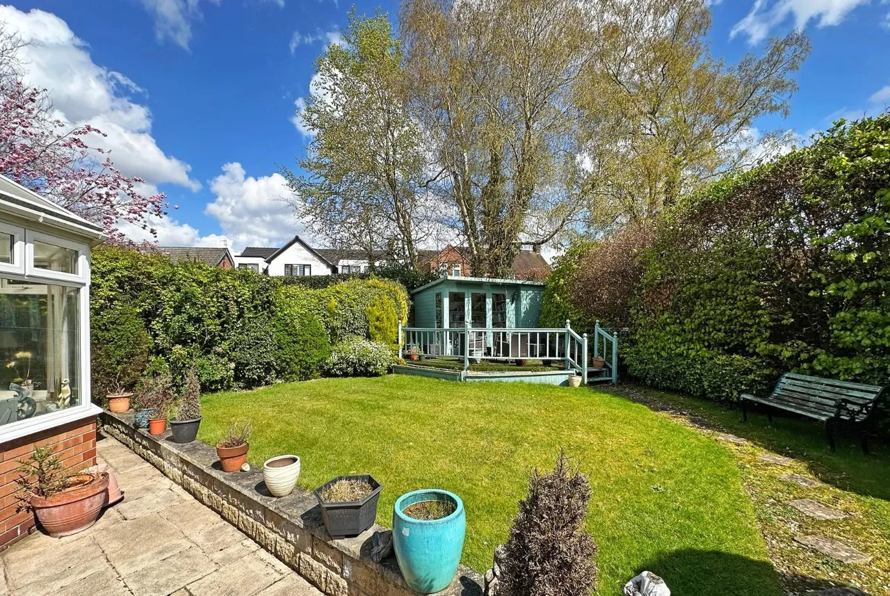 Longsides Road, Hale Barns, Cheshire WA15 0HT, photo 27
