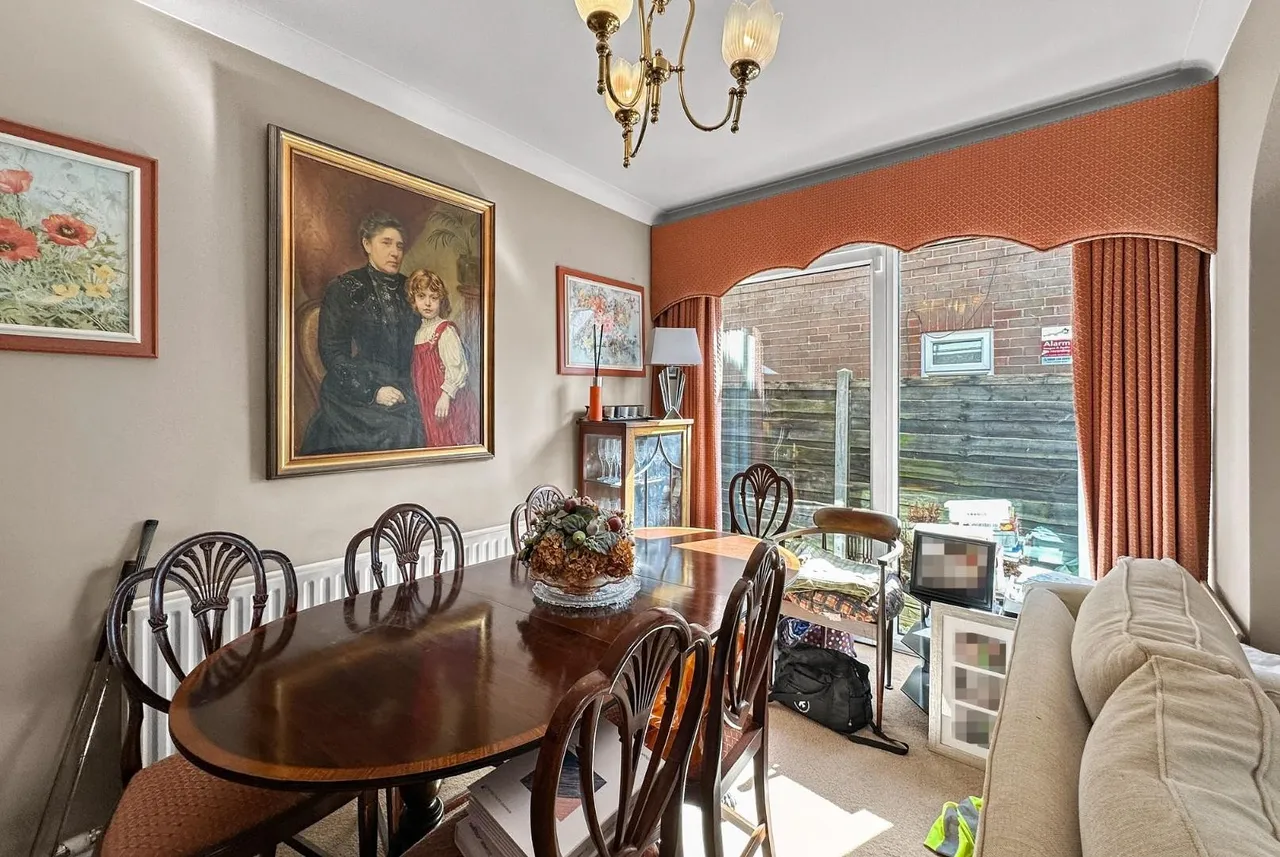 Longsides Road, Hale Barns, Cheshire WA15 0HT, photo 7