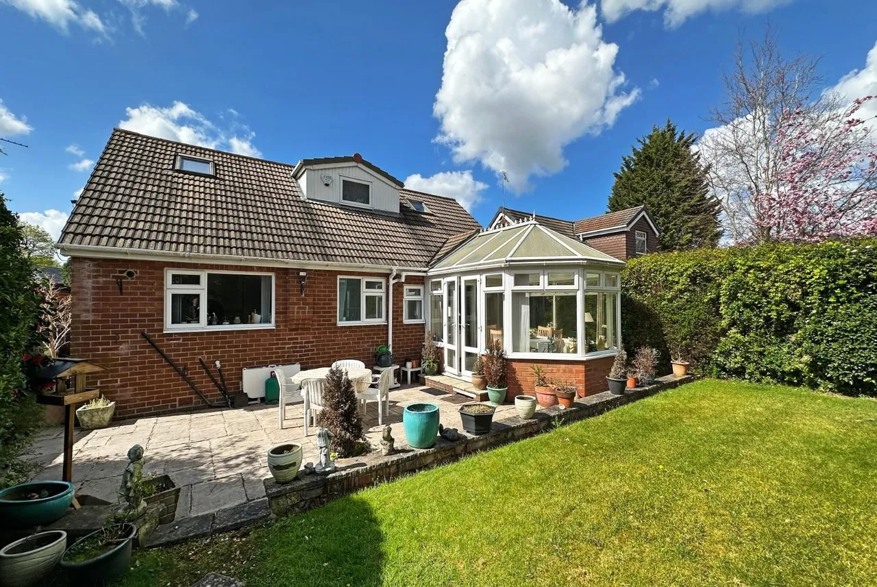Longsides Road, Hale Barns, Cheshire WA15 0HT, photo 31