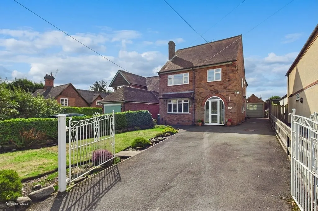 5 bed house for sale, The Village, Walton On The Hill