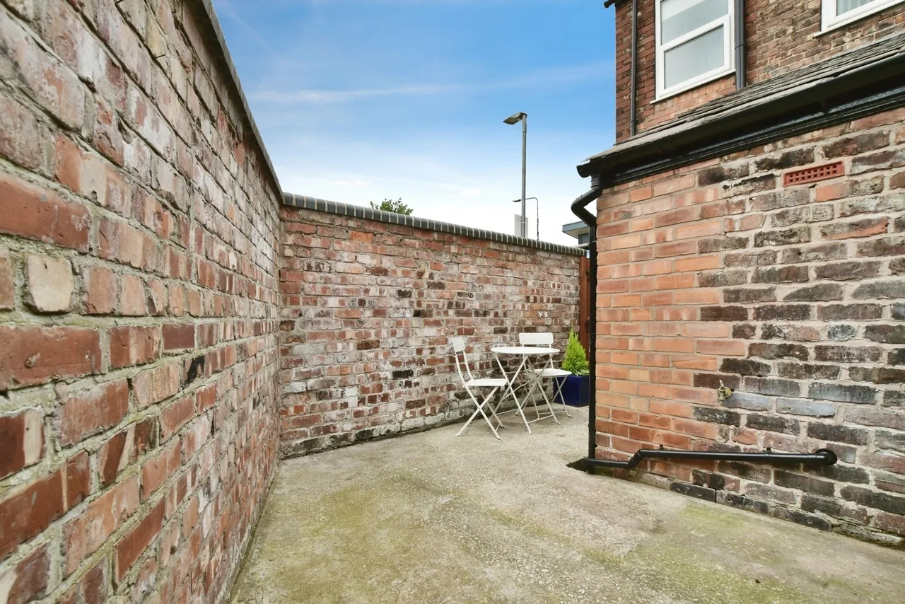 Beaconsfield Road, Altrincham, WA14, photo 12