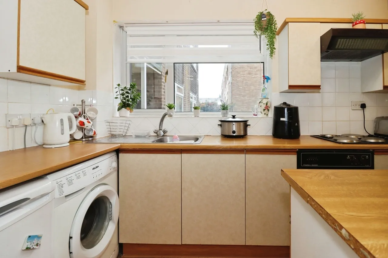 Abbotswood, Yate, Bristol, Gloucestershire, BS37, photo 2