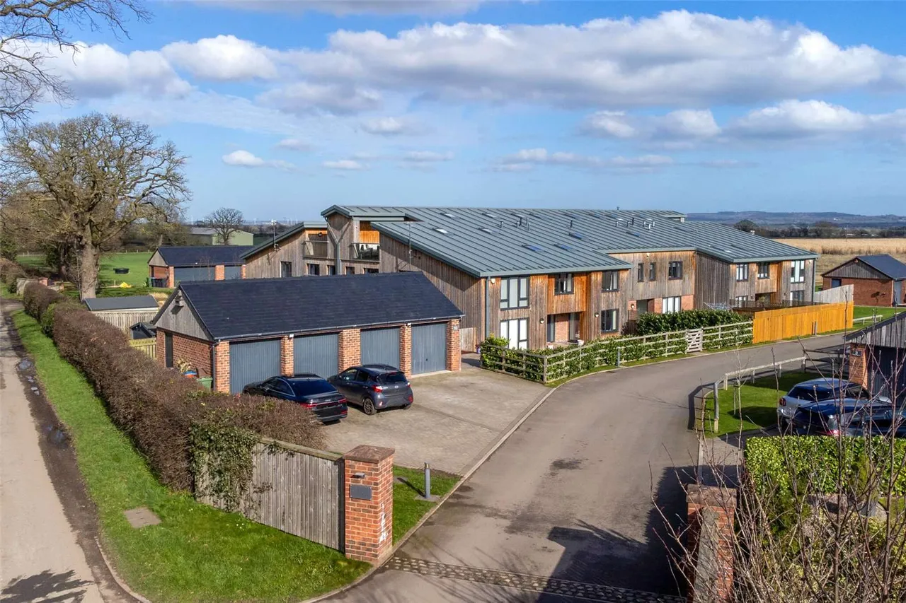 5 bed house for sale — Ash Hey Lane, Picton, Chester, Cheshire, CH2 4HD