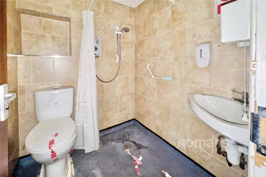 Yorktown Road, College Town, GU47, photo 18