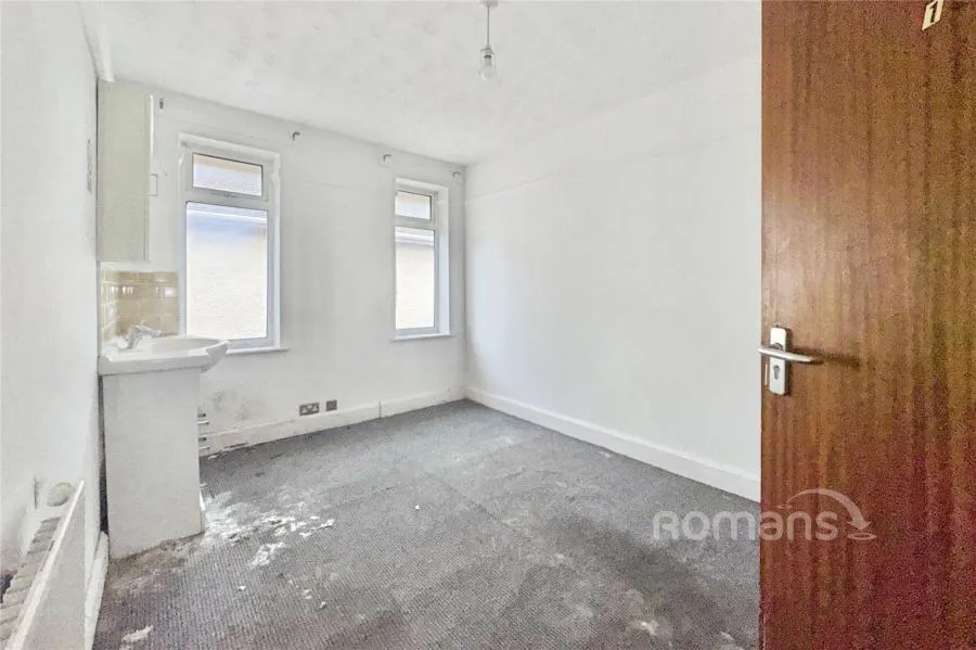 Yorktown Road, College Town, GU47, photo 15