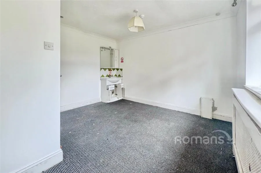 Yorktown Road, College Town, GU47, photo 16