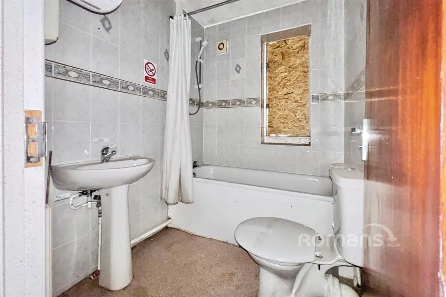 Yorktown Road, College Town, GU47, photo 17