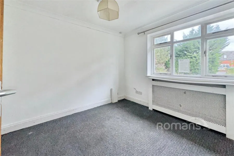 Yorktown Road, College Town, GU47, photo 24