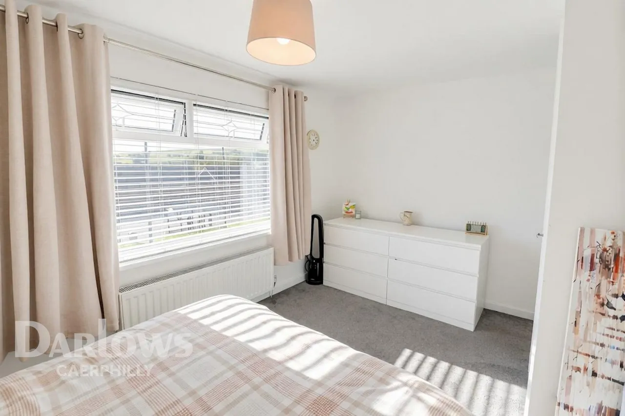 Heol Aneurin, Caerphilly, photo 12