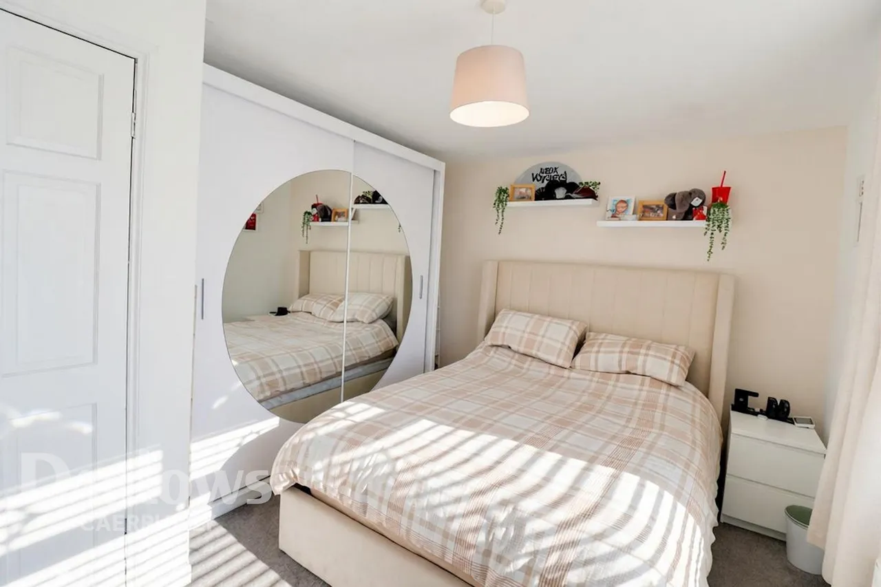 Heol Aneurin, Caerphilly, photo 11