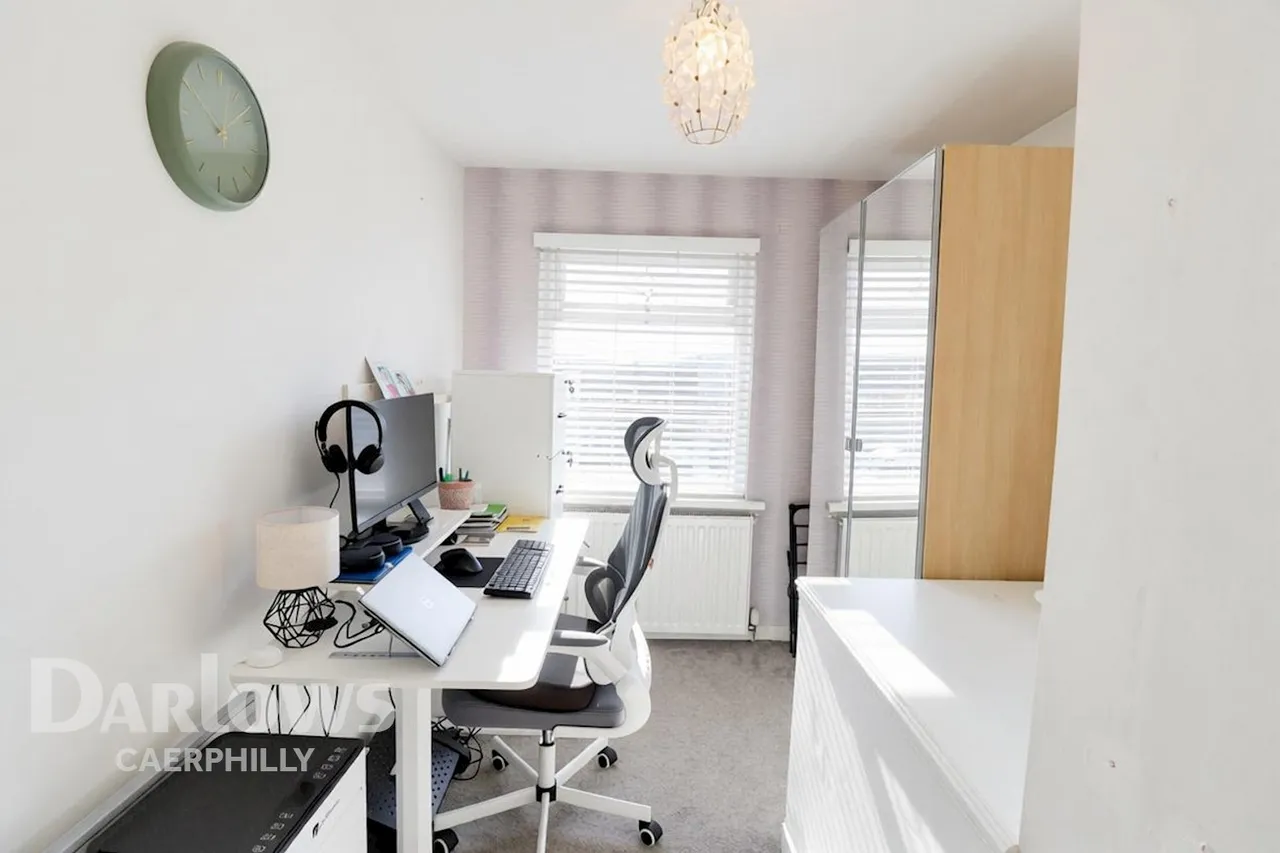 Heol Aneurin, Caerphilly, photo 13