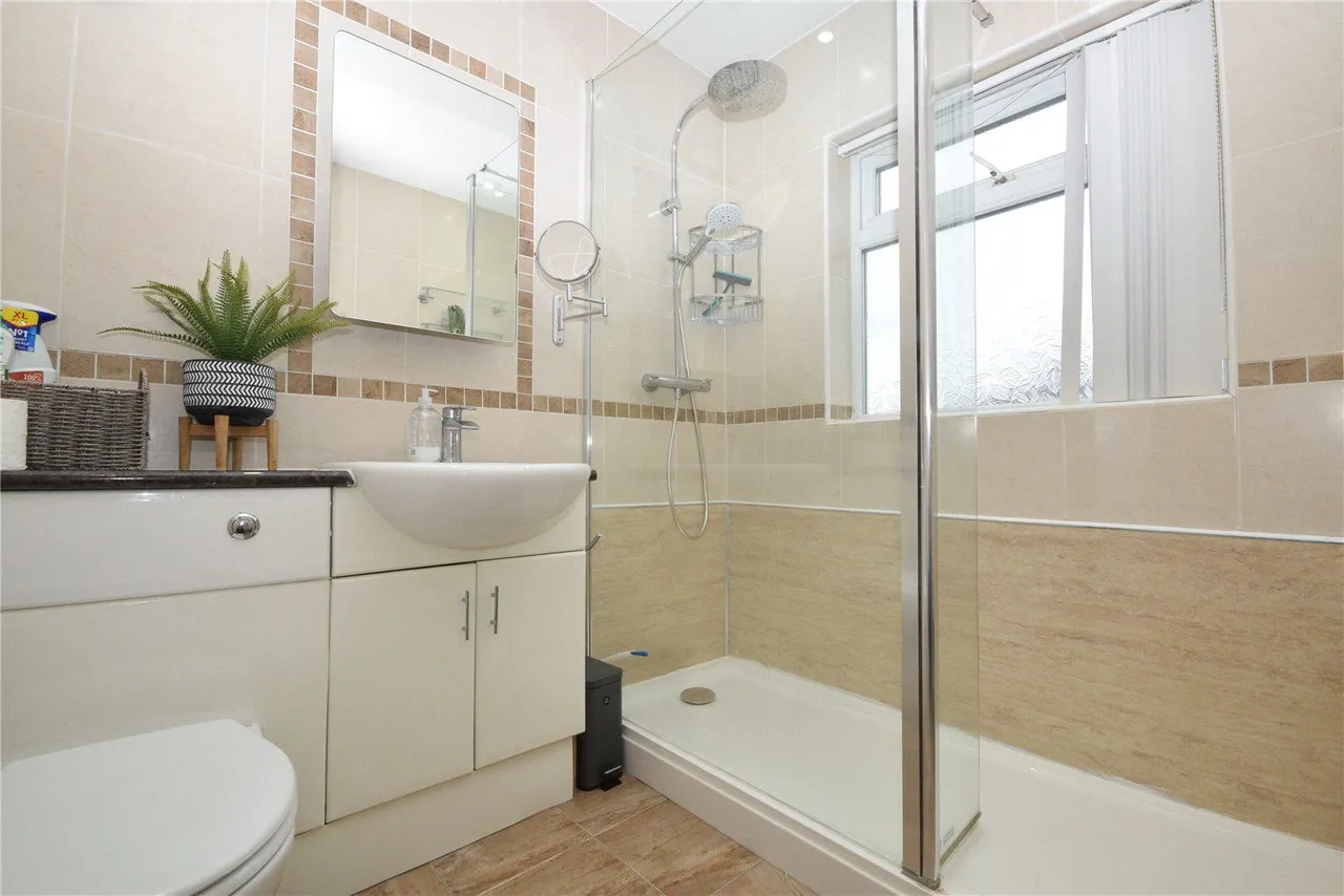 Calverley Lane, Leeds, LS13, photo 8