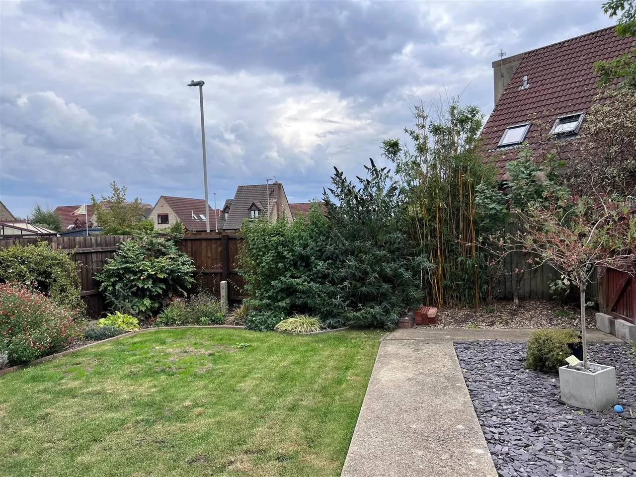 Honeyfields, Gillingham, SP8, photo 11