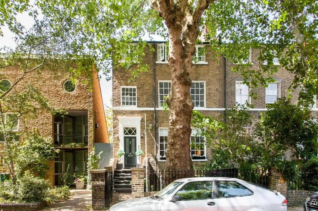 2 bed flat for sale, London, E3