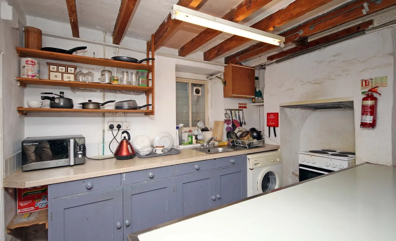 The Crescent, Bangor, LL57, photo 4