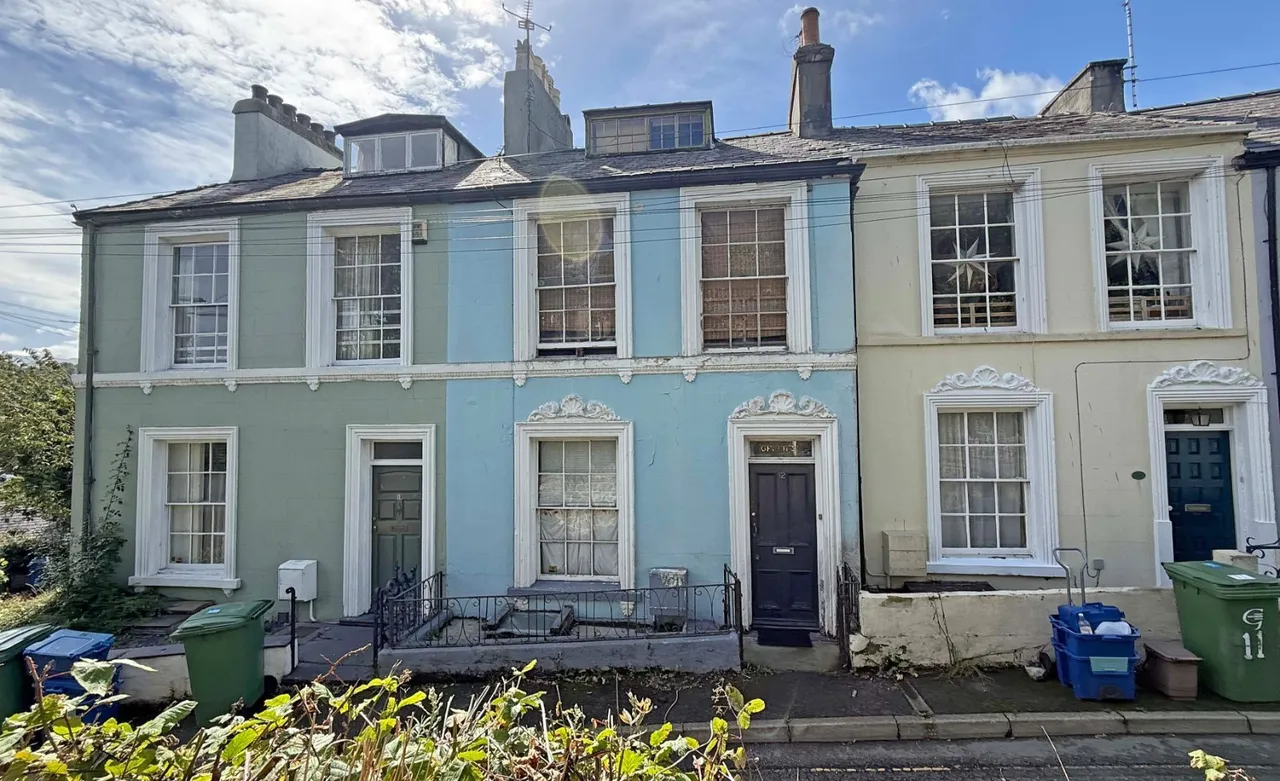 5 bed house for sale, The Crescent, Bangor, LL57