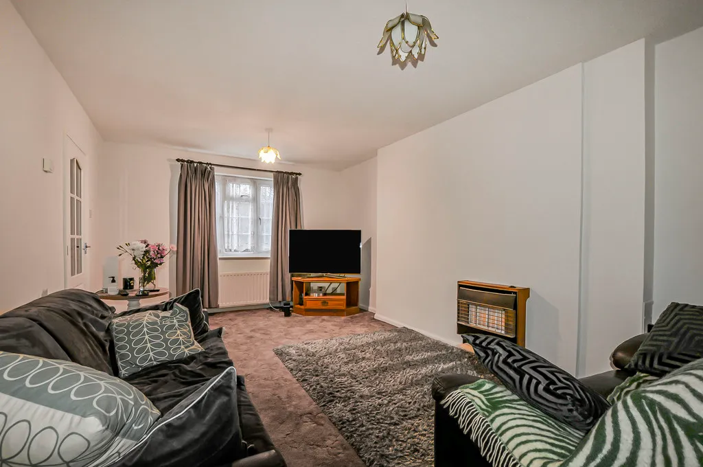 Falling Lane, Yiewsley, UB7, photo 2