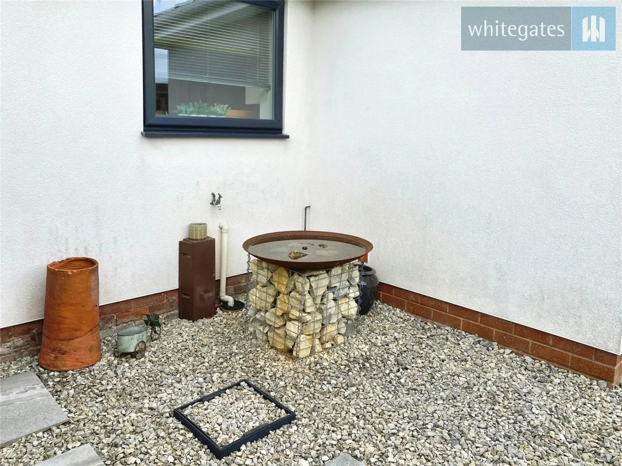 Huntsmans Corner, Borras, LL12, photo 34