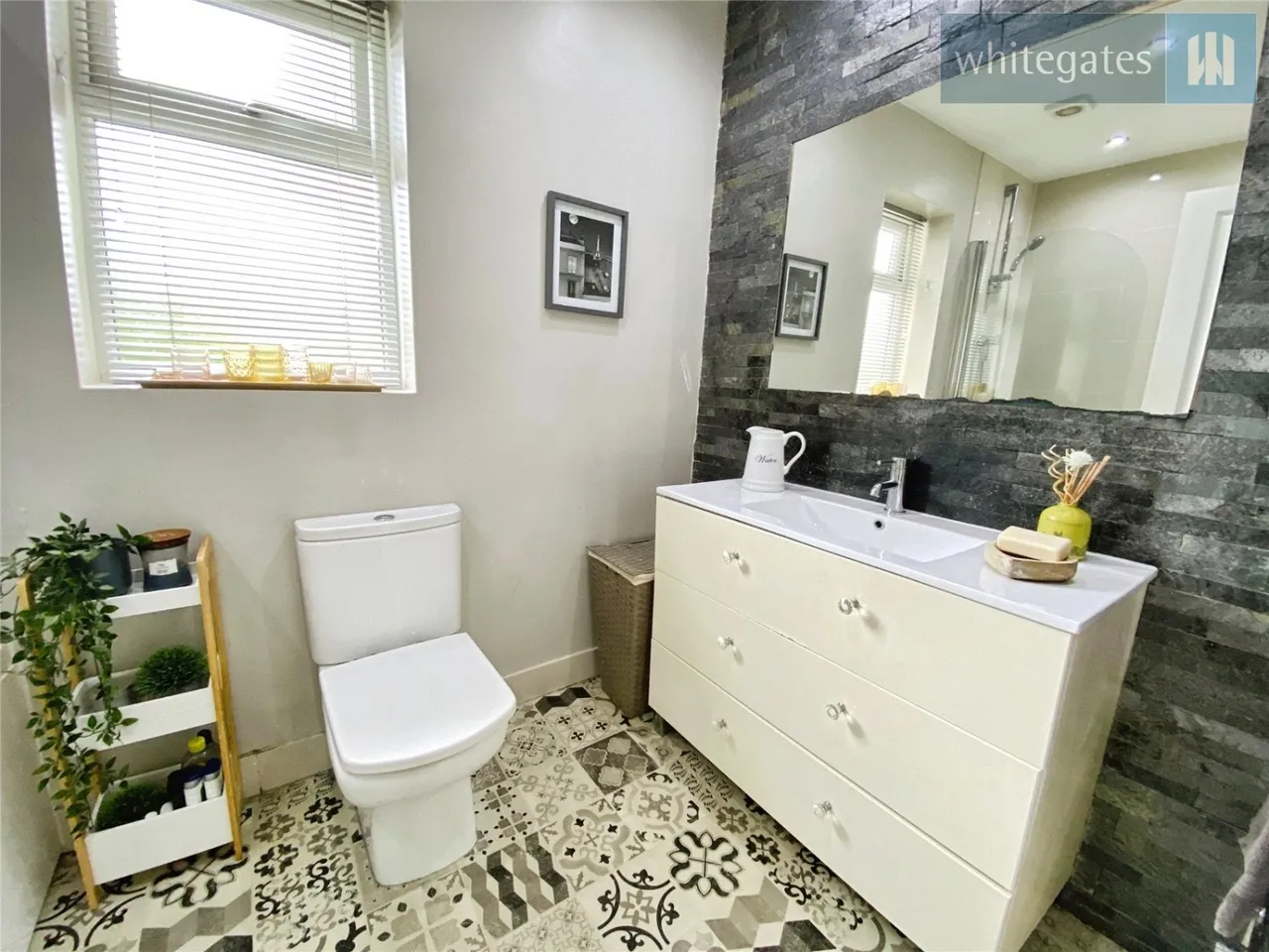 Huntsmans Corner, Borras, LL12, photo 18
