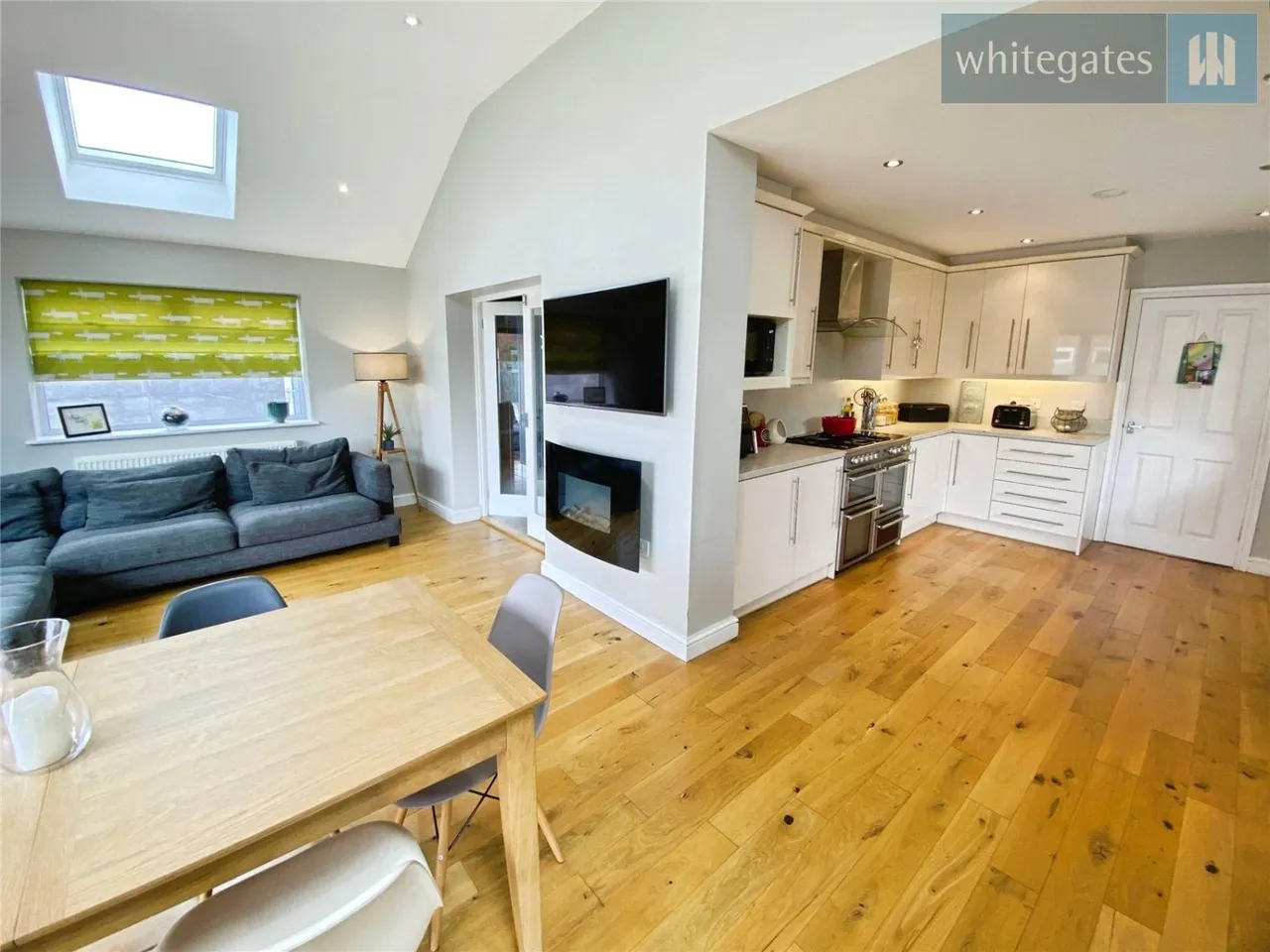 Huntsmans Corner, Borras, LL12, photo 19
