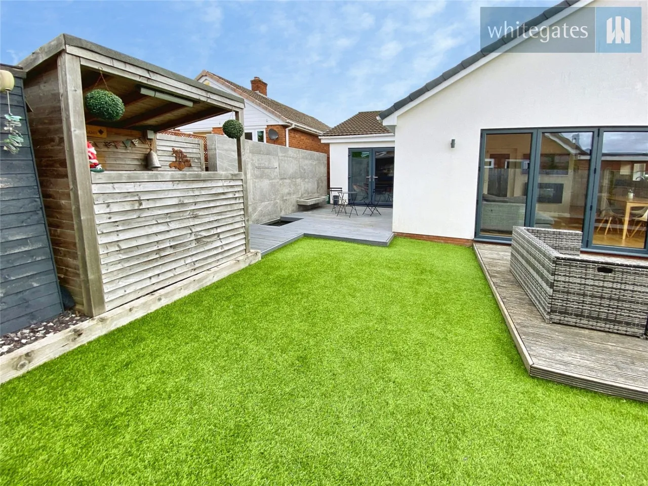 Huntsmans Corner, Borras, LL12, photo 35