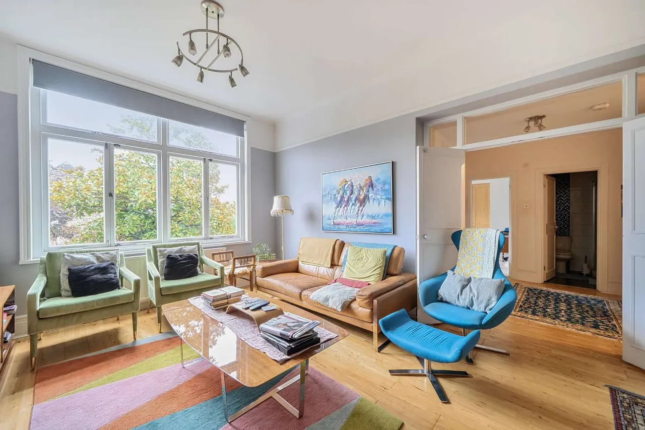 Fitzjohns Avenue, London, NW3, photo 2