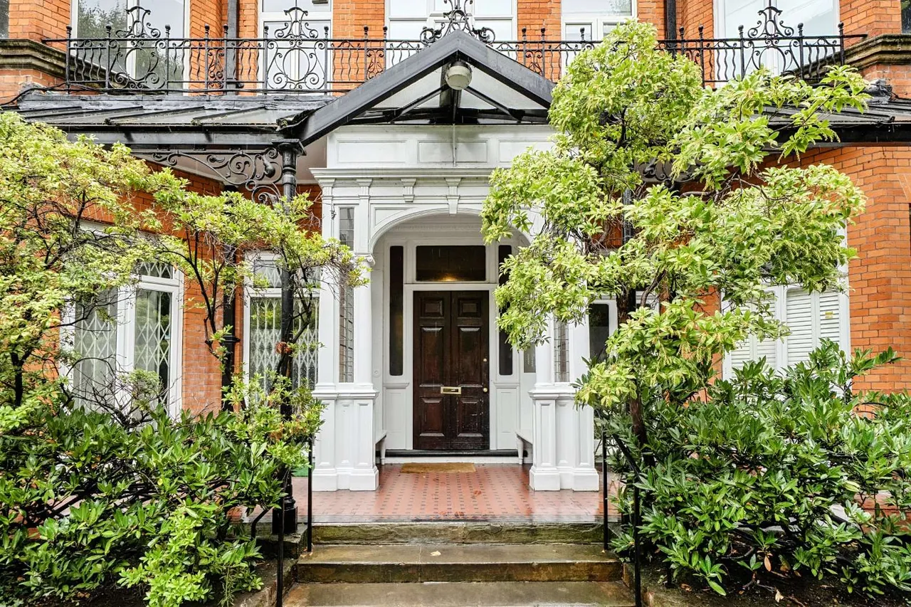 Fitzjohns Avenue, London, NW3, photo 12