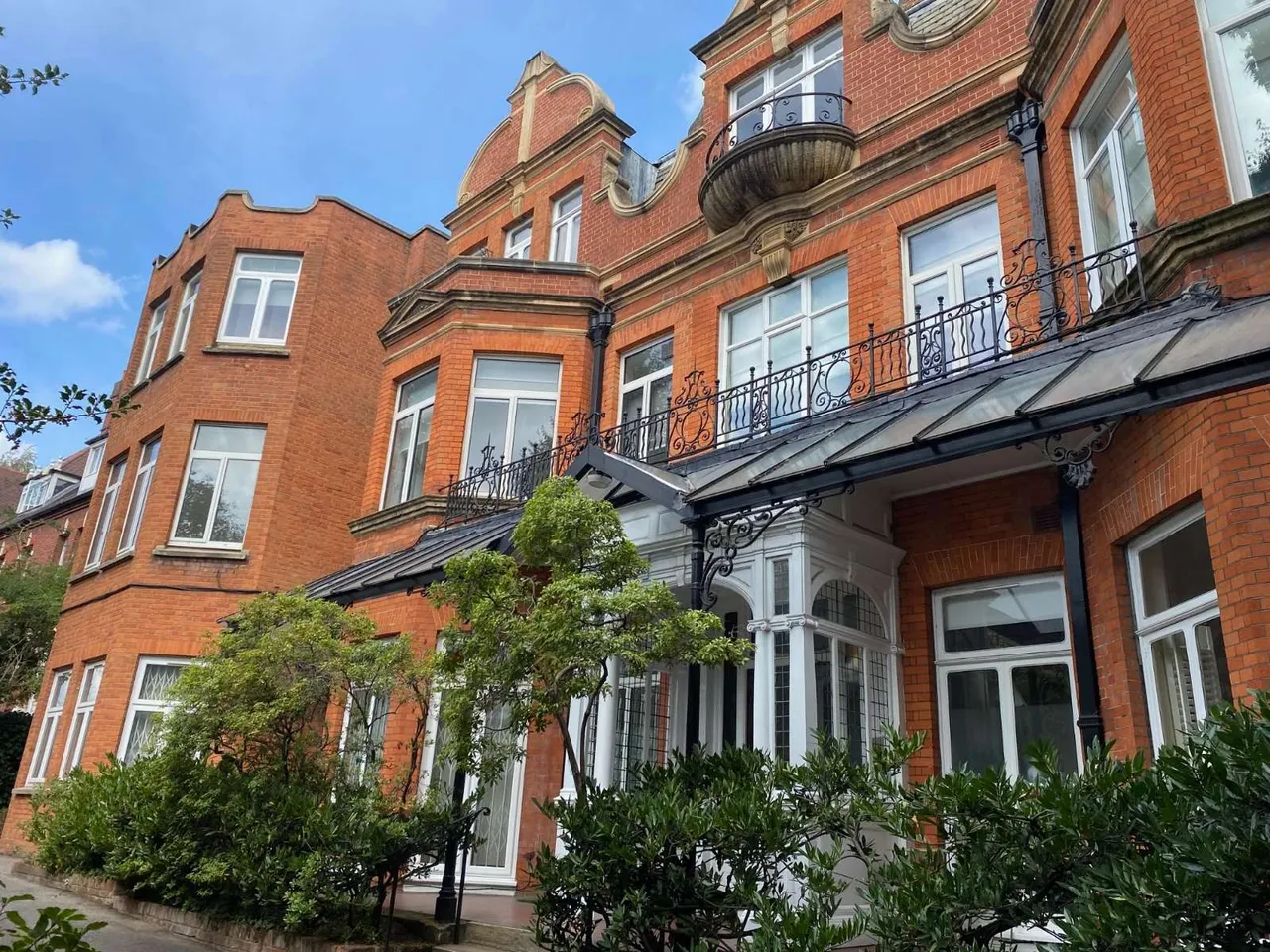 Fitzjohns Avenue, London, NW3, photo 15
