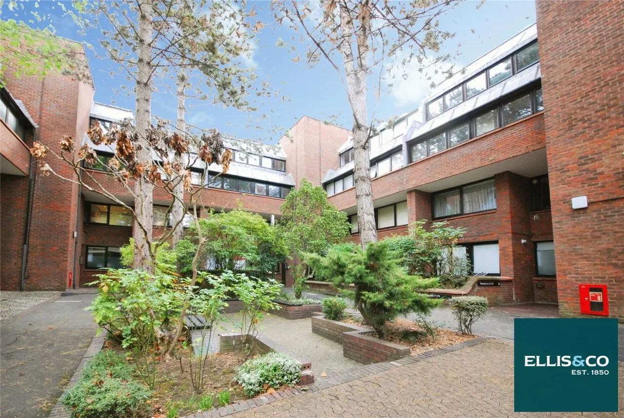 2 bed flat for sale, Chandos Way, Golders Green, NW11