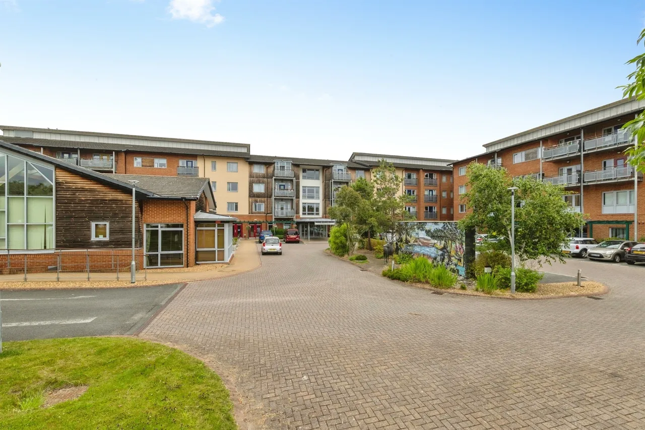 2 bed flat for sale — Hartfields, Hartlepool