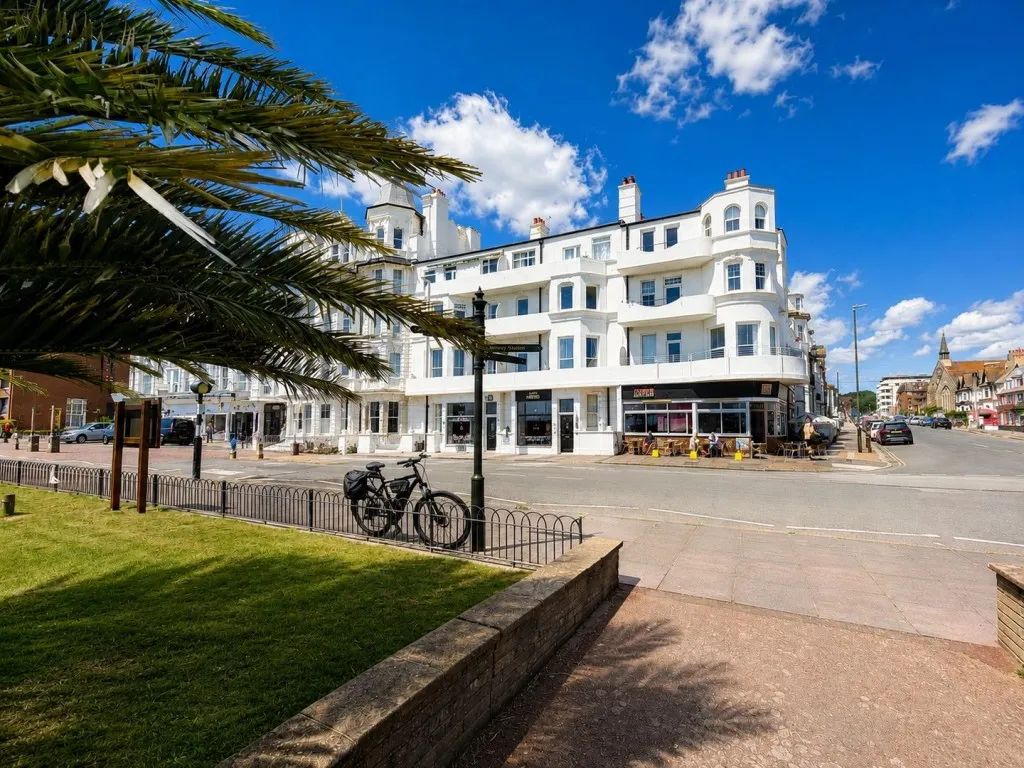2 bed flat for sale, Marina, Bexhill on Sea