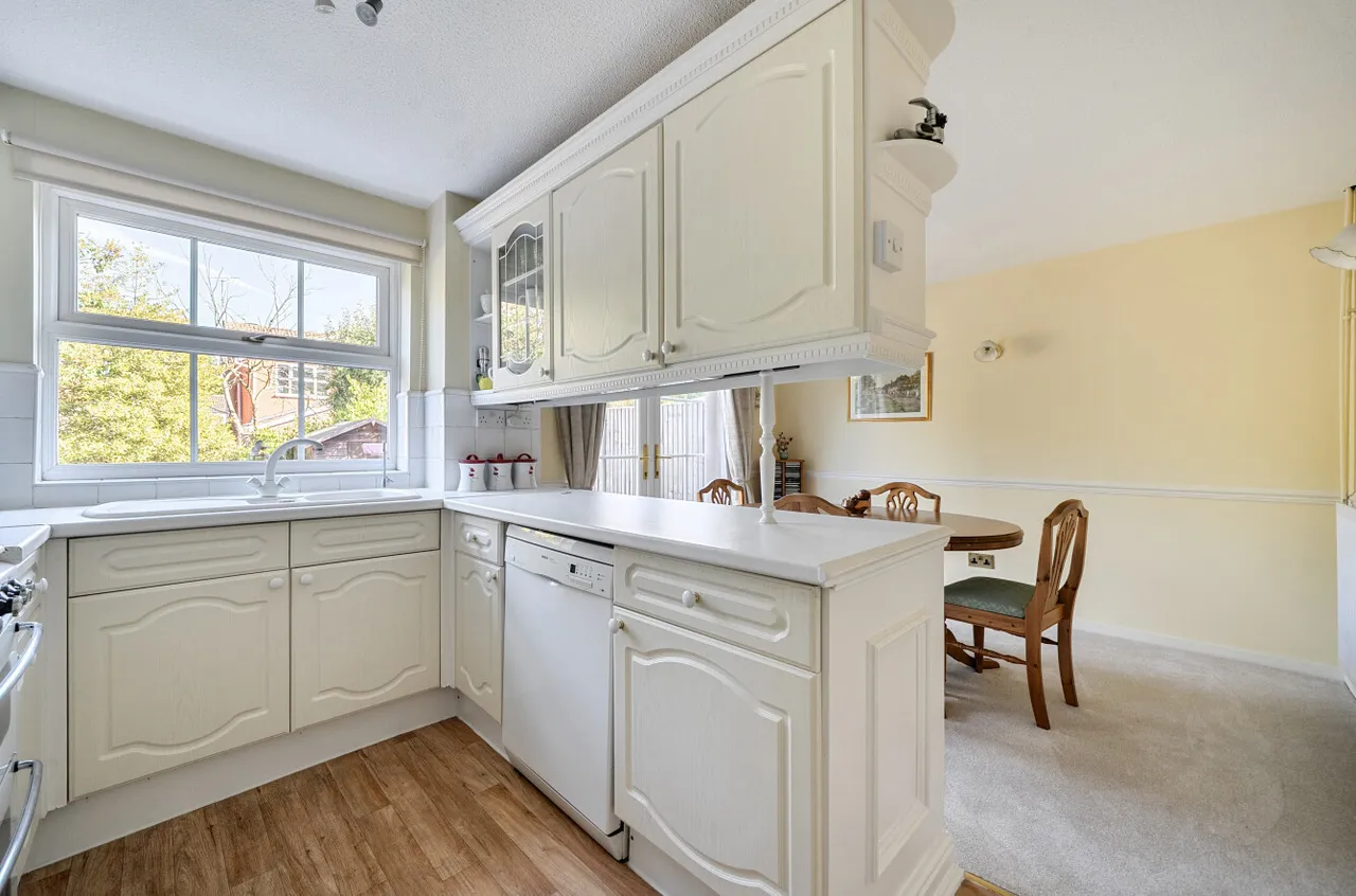 Ashton Road, Wokingham, Berkshire, RG41 1HL, photo 4
