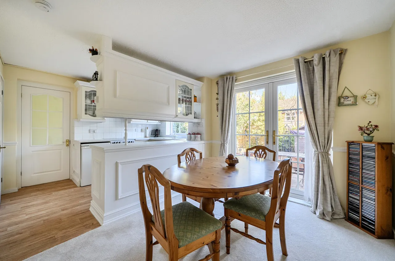 Ashton Road, Wokingham, Berkshire, RG41 1HL, photo 5