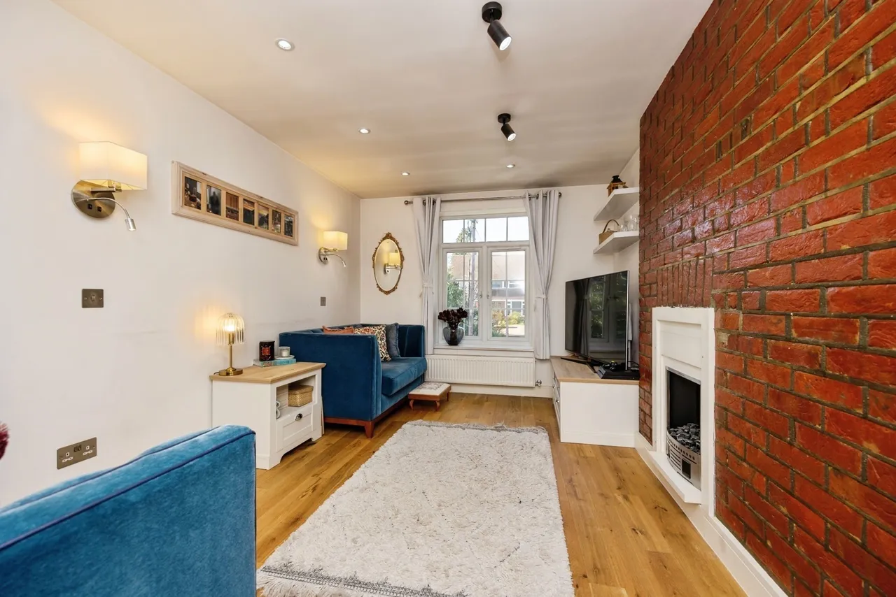 Portsmouth Road, Milford, GU8, photo 7