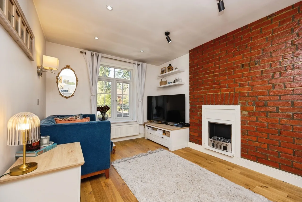 Portsmouth Road, Milford, GU8, photo 5