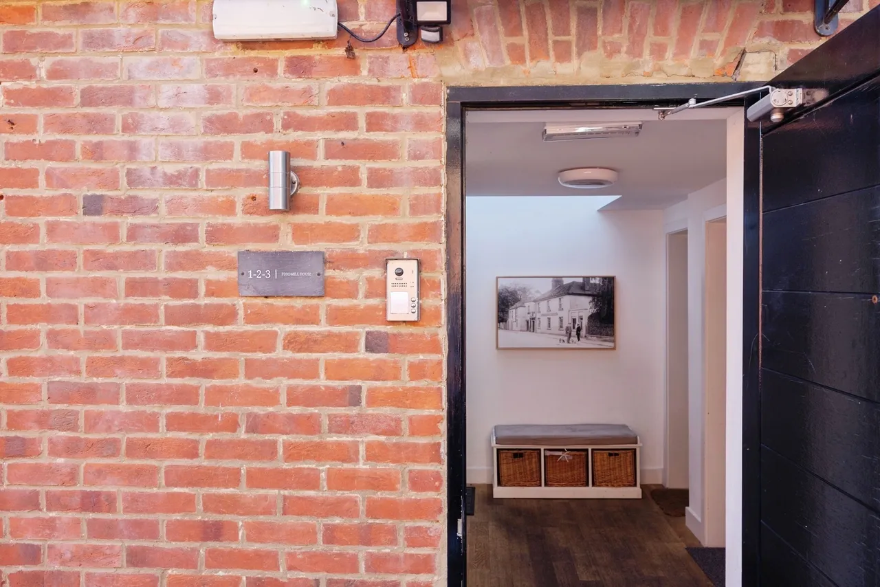 Portsmouth Road, Milford, GU8, photo 14