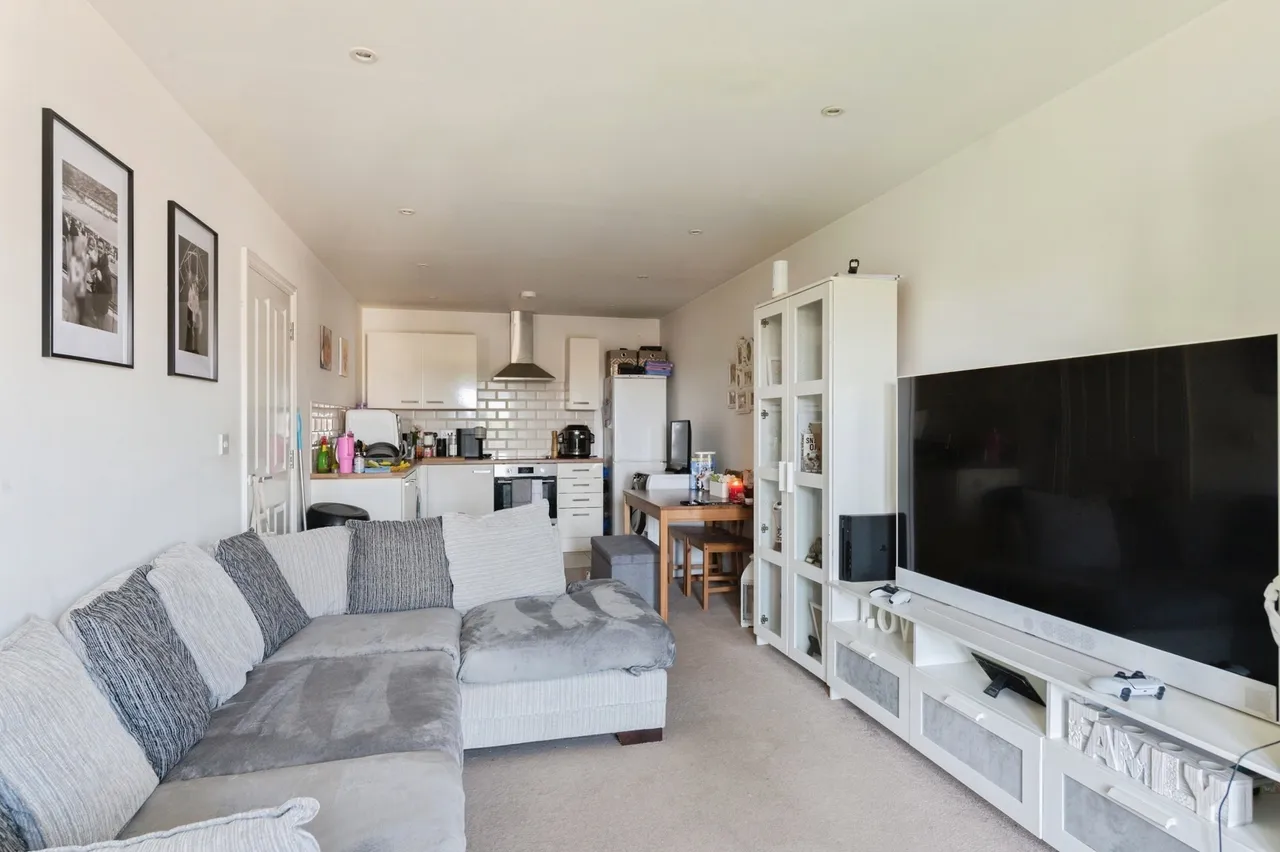 Dock Road, Tilbury, Essex, RM18, photo 3
